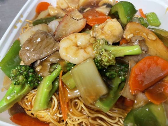 Cantonese Chow Mein (crispy) 广东炒面